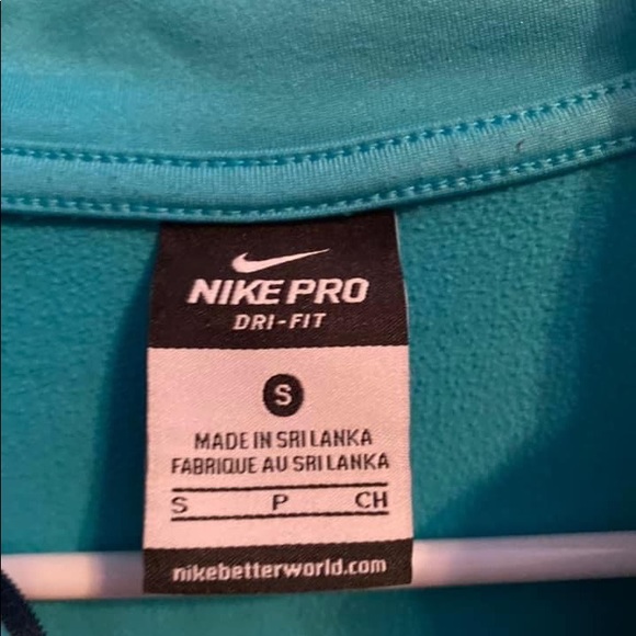 Nike Pro 1/4 zip jacket - Picture 3 of 3